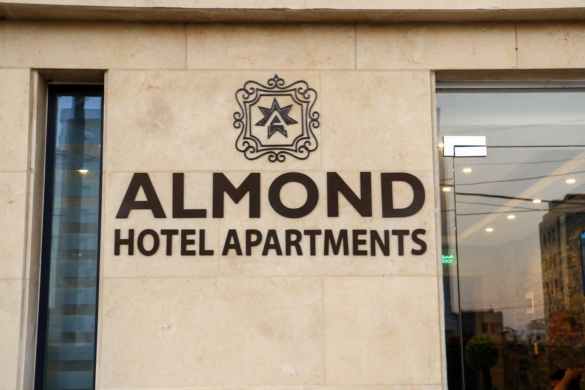 Almond Hotel Apartments Ammán Kültér fotó